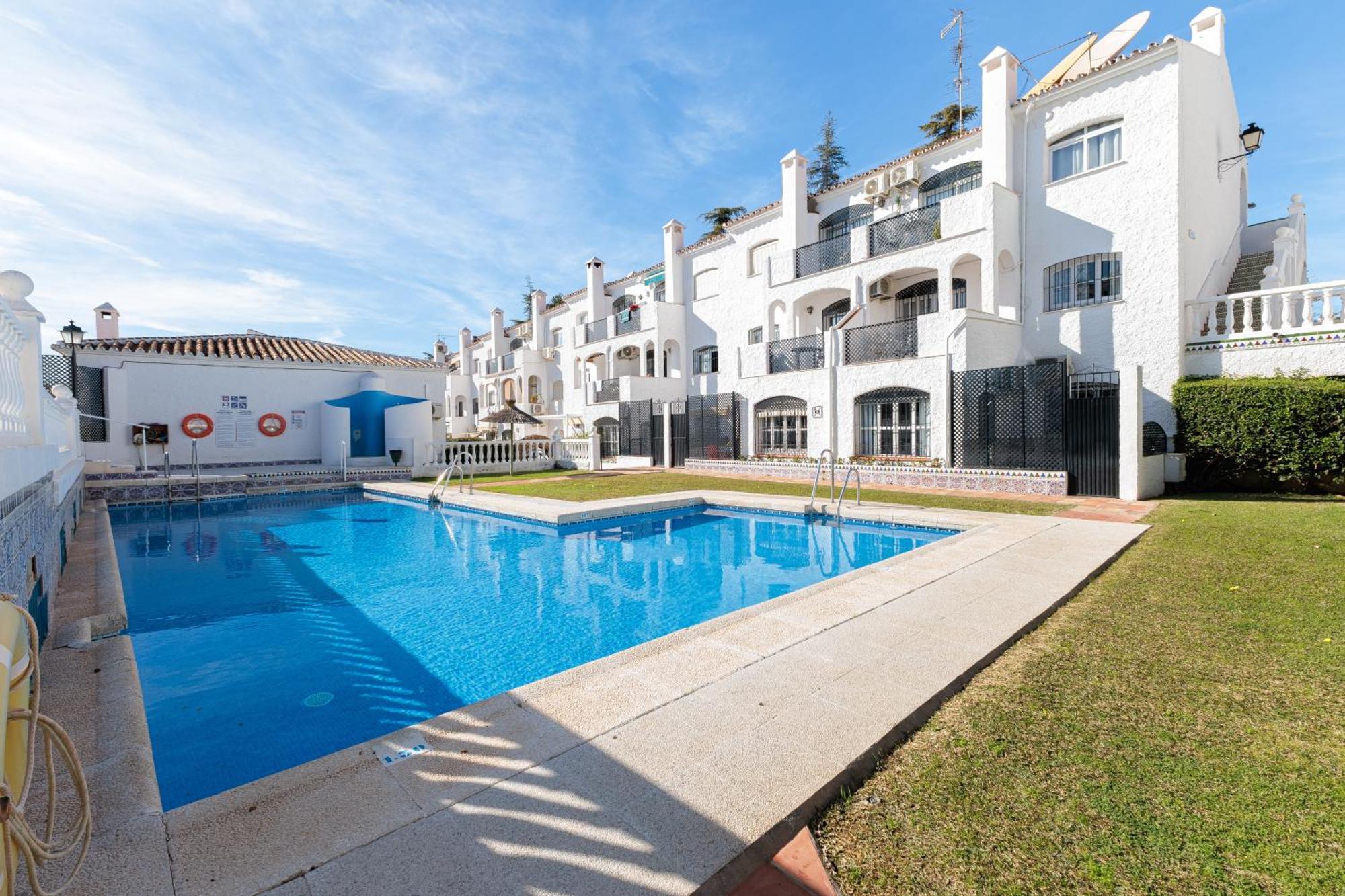 1 Bedroom In Verano Azul, Free Wi-Fi Nerja Extérieur photo